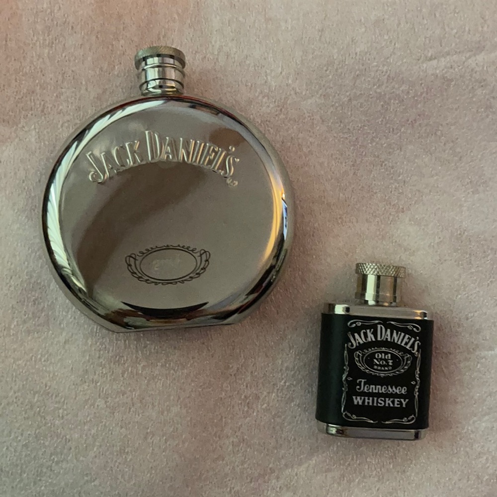 Flask for ladies who loves to go out